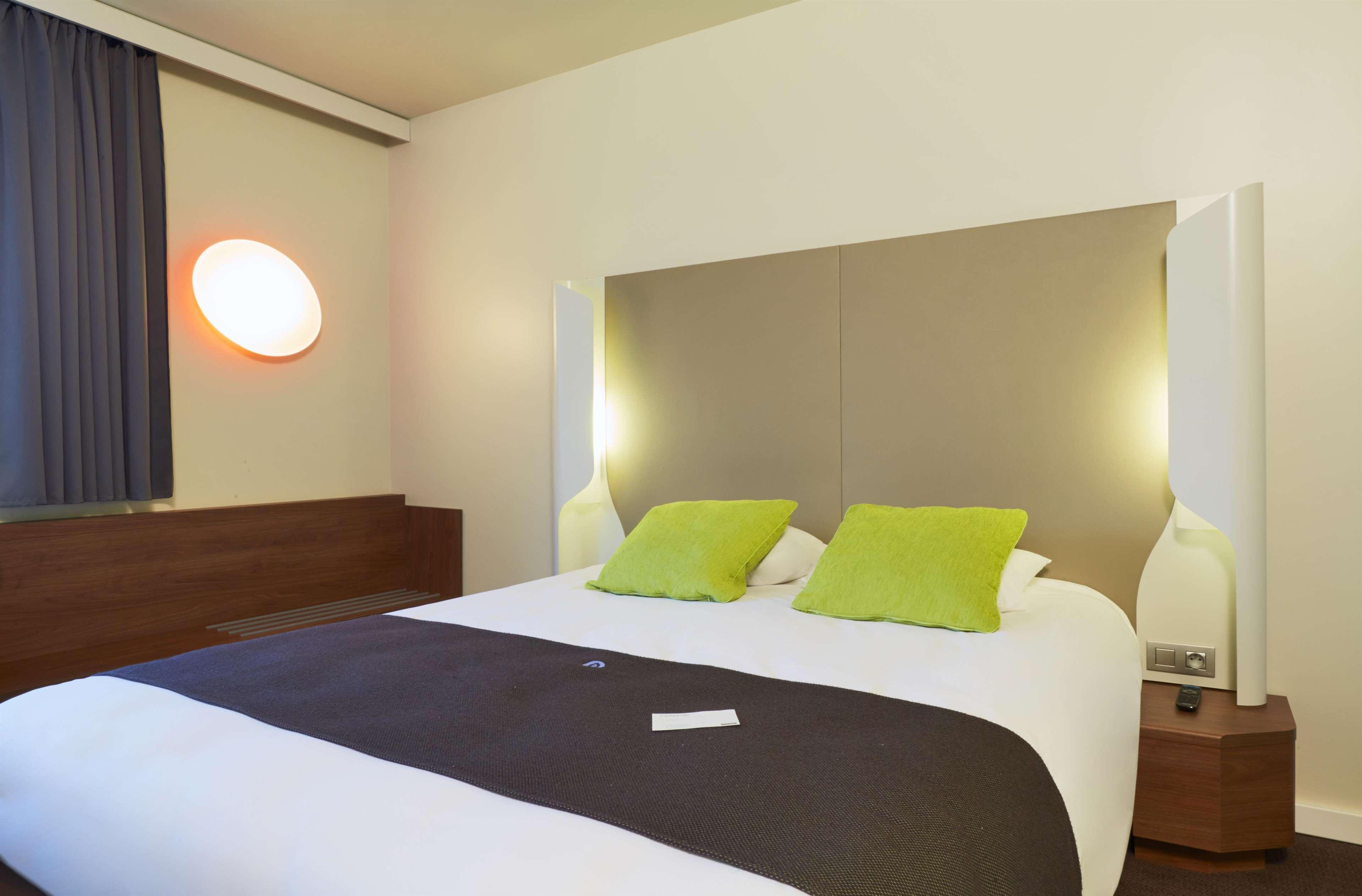 Campanile Sur Yon Centre Gare Hotel 3*