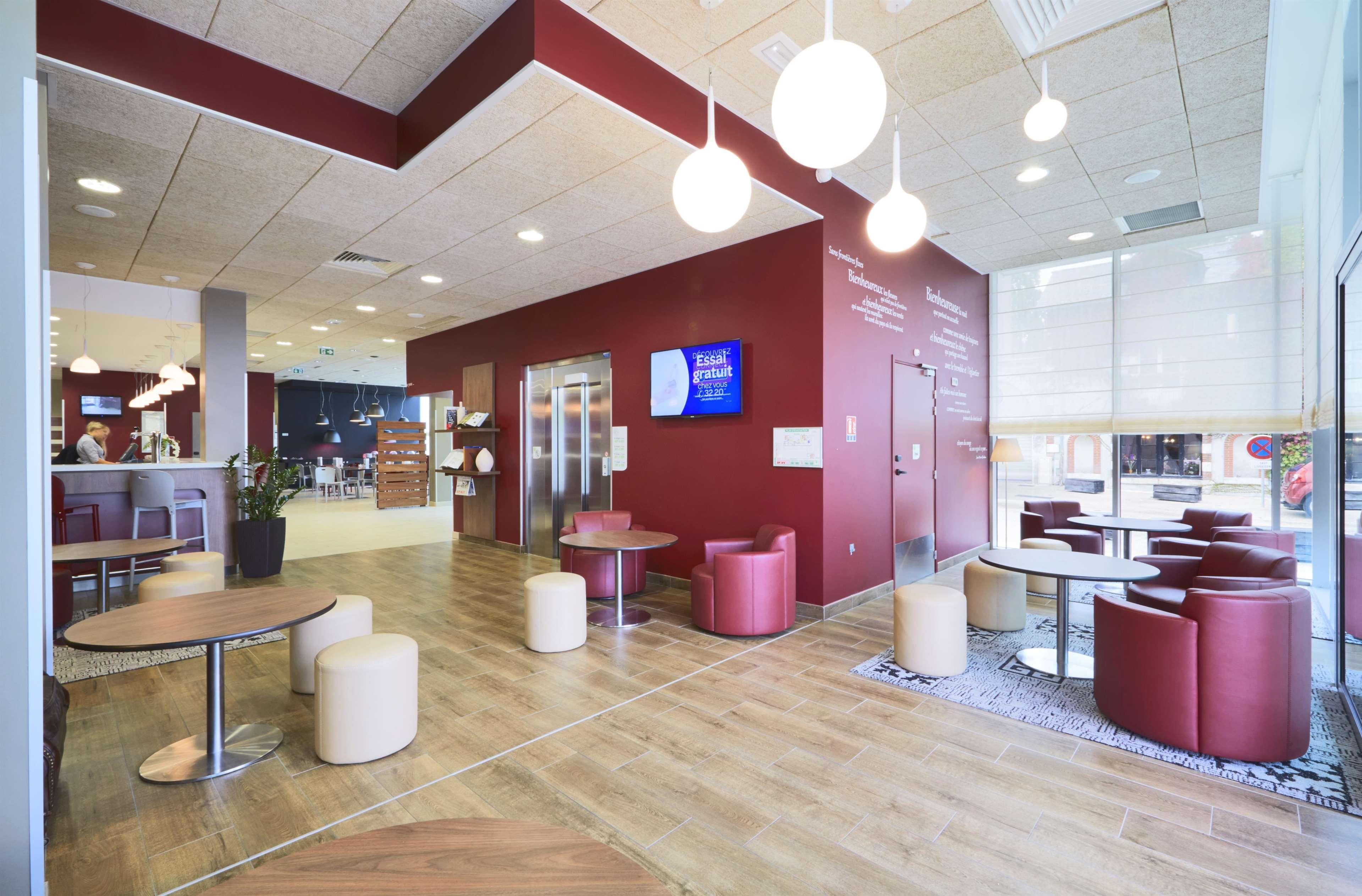 Campanile Sur Yon Centre Gare Hotel 3*